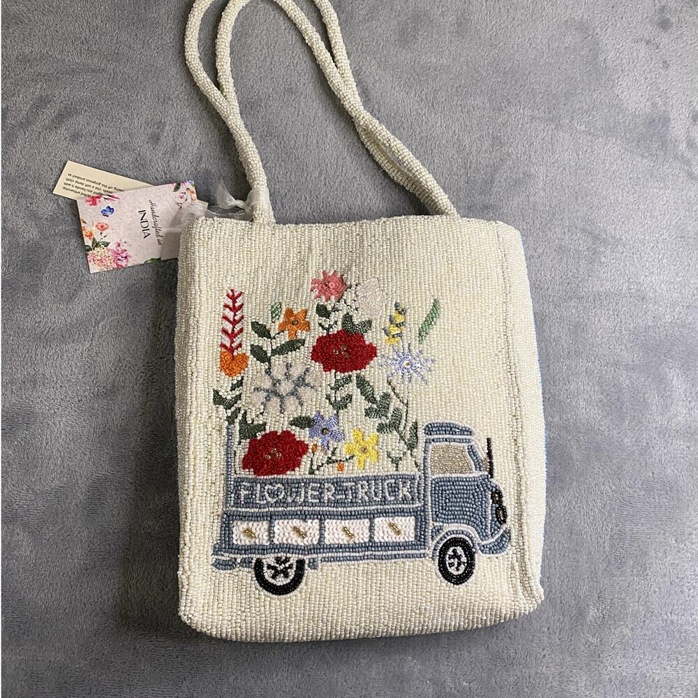 NWT Handcrafted Beaded Flower Truck Shoulder Bag Floral Seed Bead Tote White